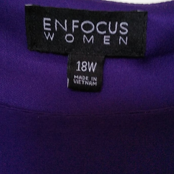 Women's dress - Picture 2 of 4